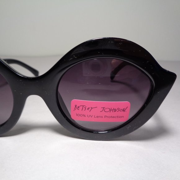 Betsey Johnson CECILIA New Women\'s Sunglasses main image 5